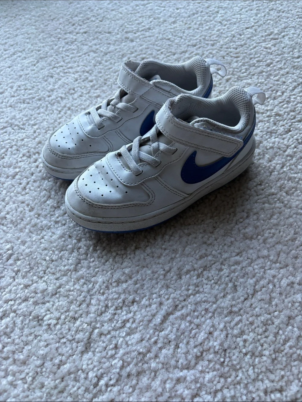 Nike White and Blue Kids Sneakers with Hook-and-Loop Strap